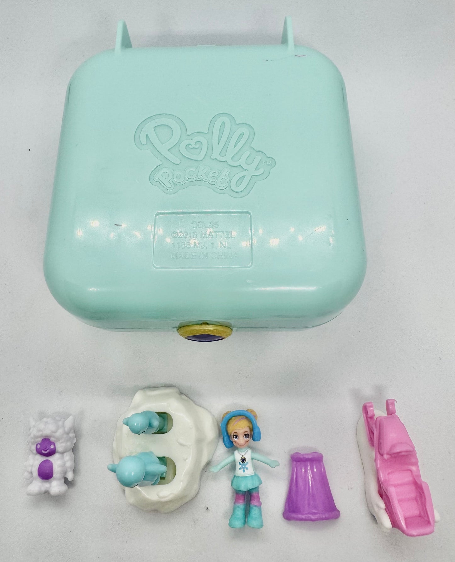 Polly Pocket 2018 Hidden Hideouts Frosty Fairytale Playset GDL85