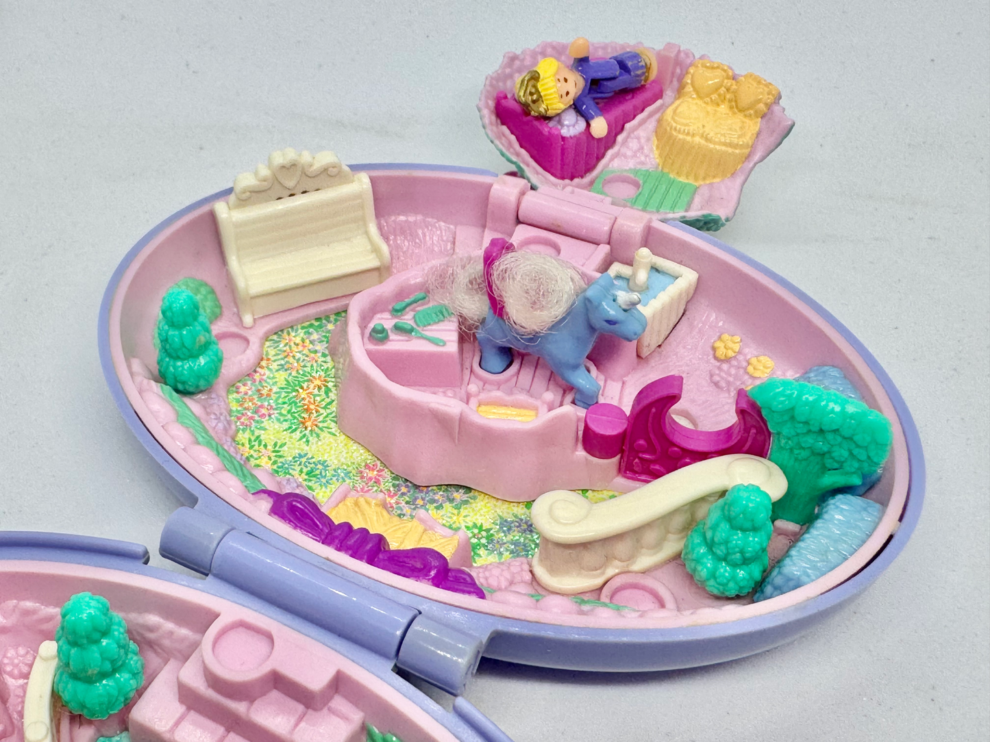 1995 Polly Pocket Unicorn Meadows Compact image 2