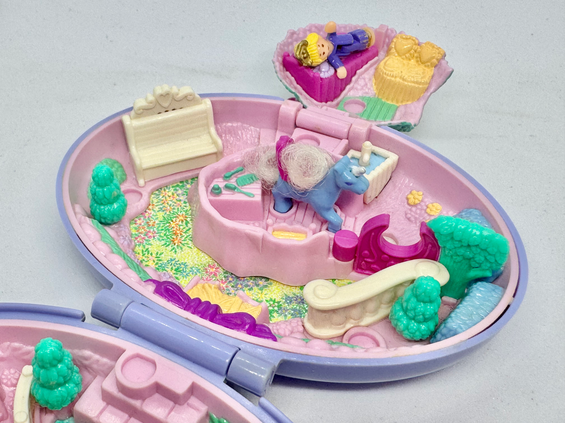 1995 Polly Pocket Unicorn Meadows Compact image 2
