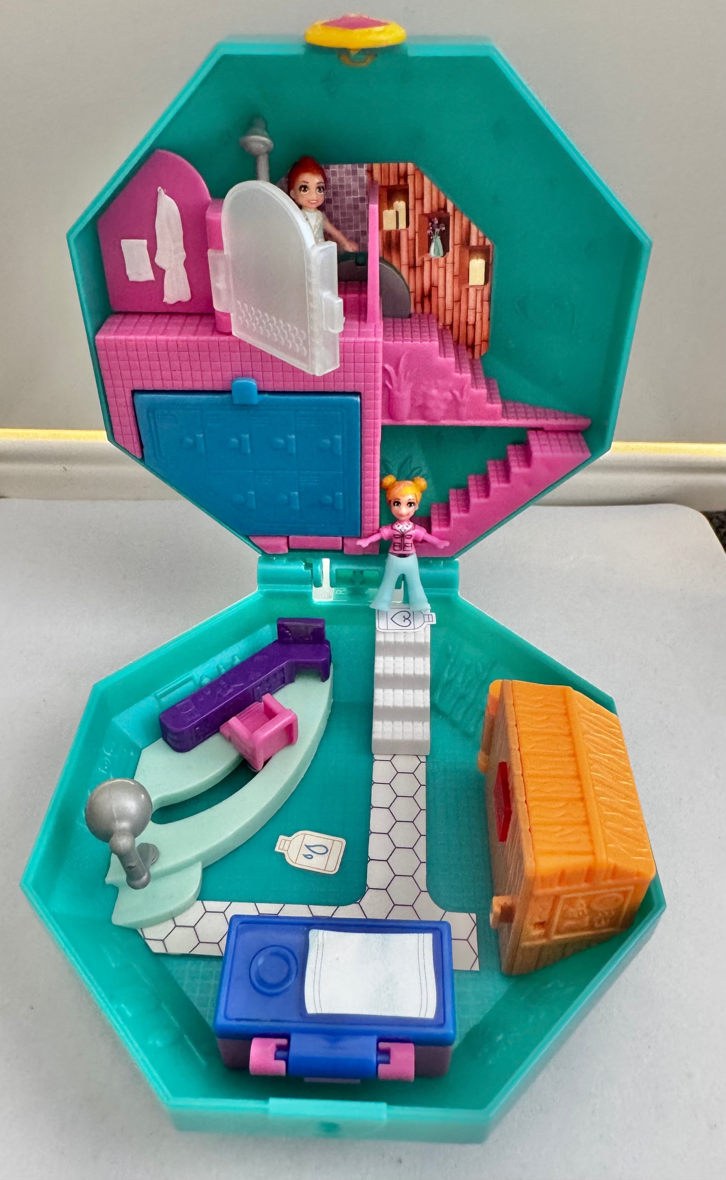 Polly Pocket Pampering Perfume Playset 2018 GDK81