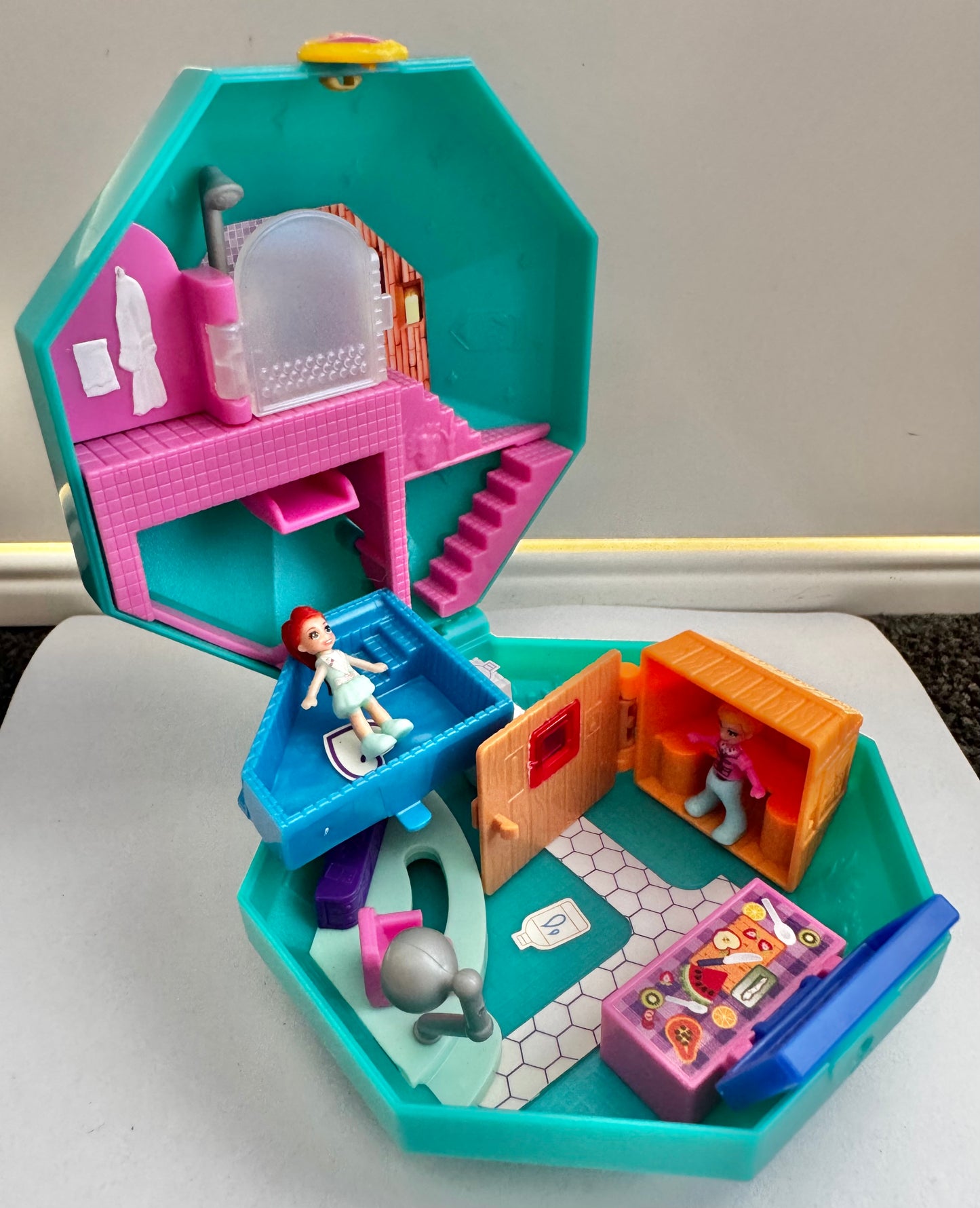 Polly Pocket Pampering Perfume Playset 2018 GDK81