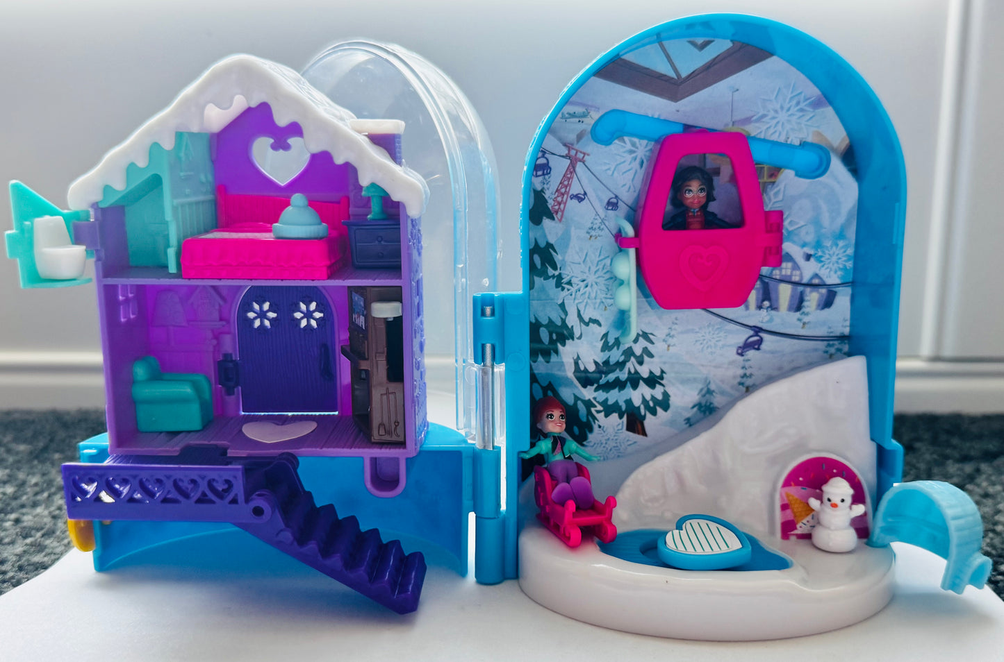 Polly Pocket Snow Secrets Playset 2017 FRY38