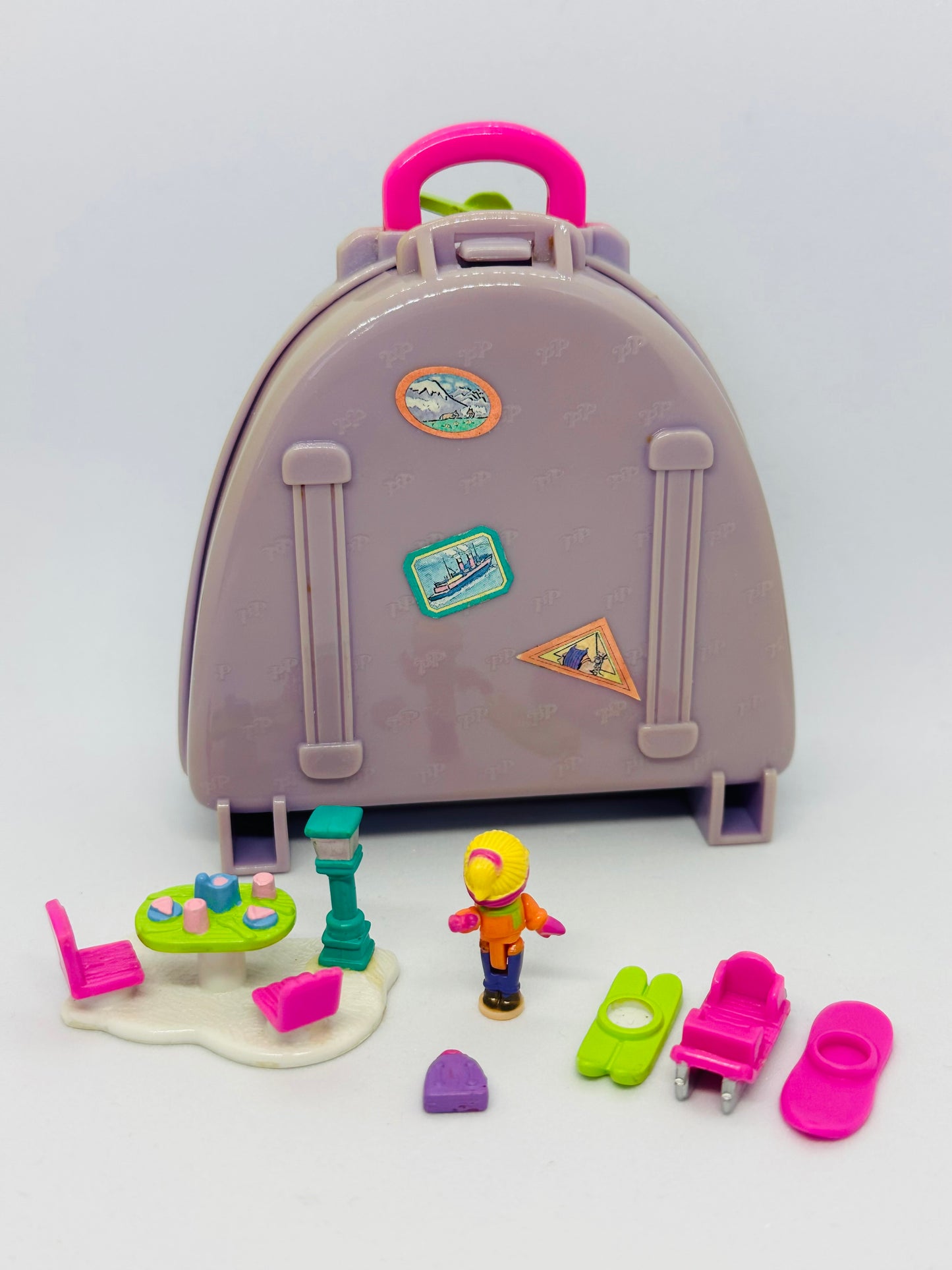 1996 Polly Pocket Snow Mountain Vacation Compact