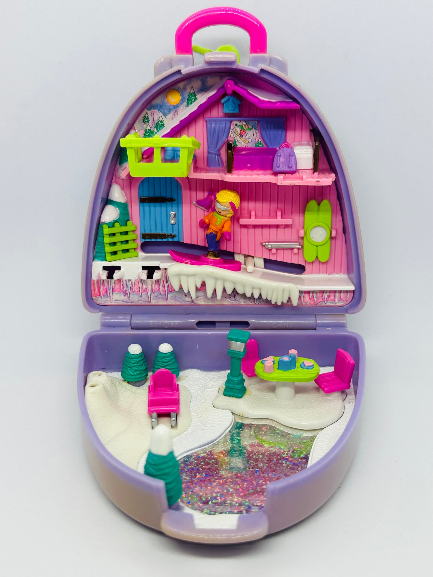 1996 Polly Pocket Snow Mountain Vacation Compact