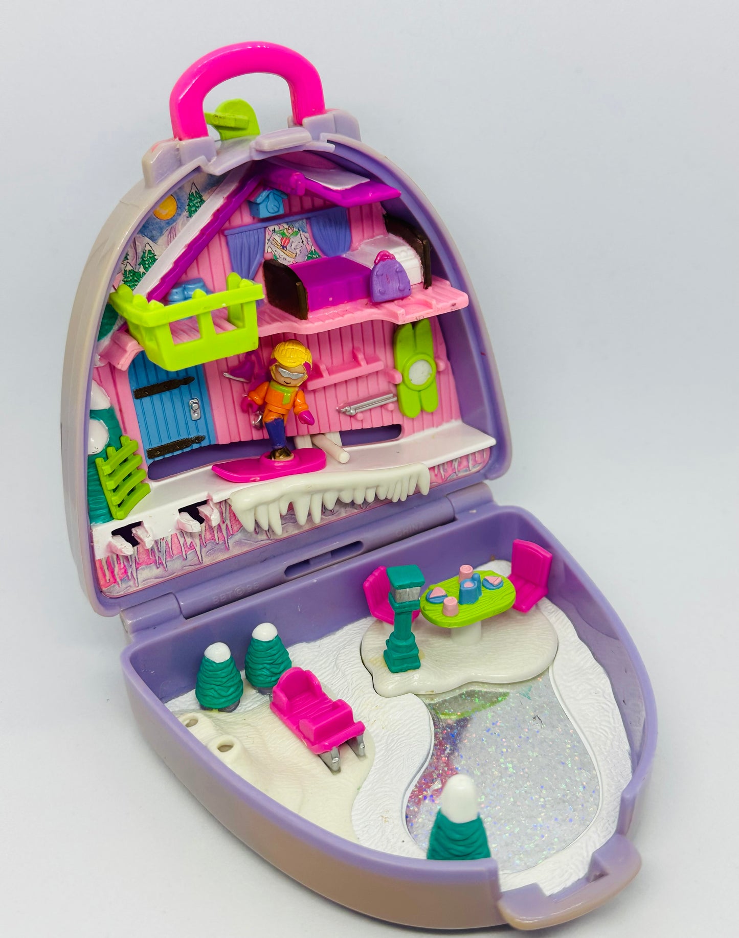 1996 Polly Pocket Snow Mountain Vacation Compact