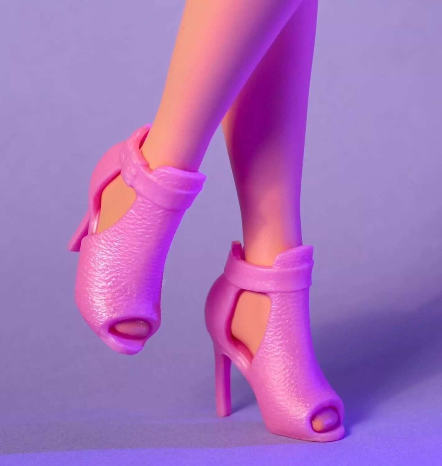 Barbie Signature Looks # 24 Doll (Long Brown, Curvy)
