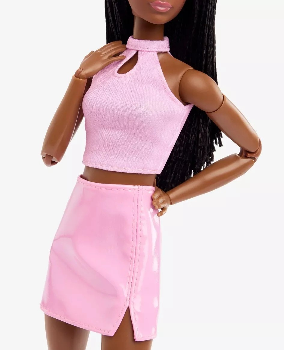 Barbie Signature Looks # 23 Doll (Long Hair, Tall) image 2