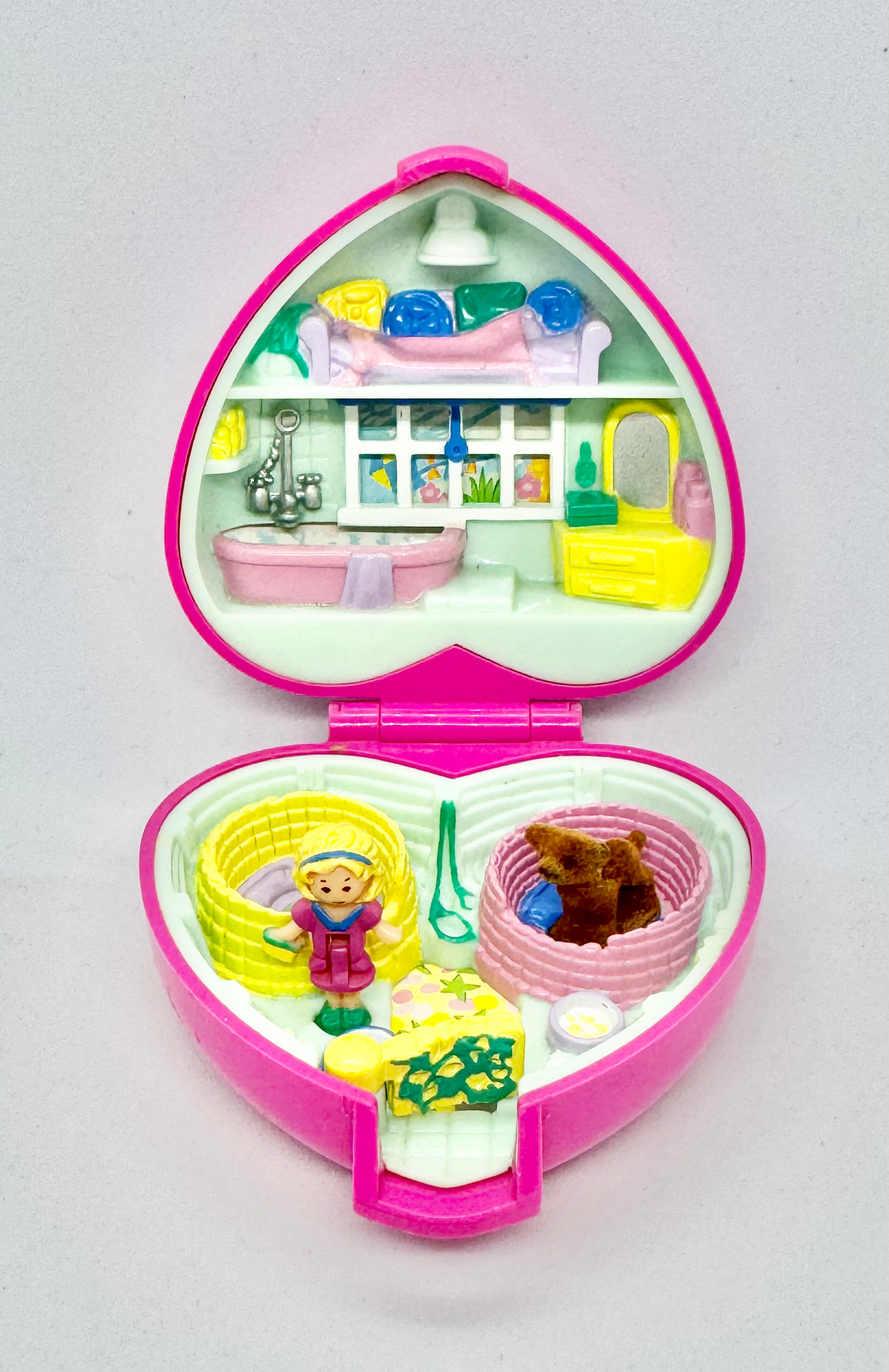 1993 Polly Pocket Precious Puppies Compact image 1