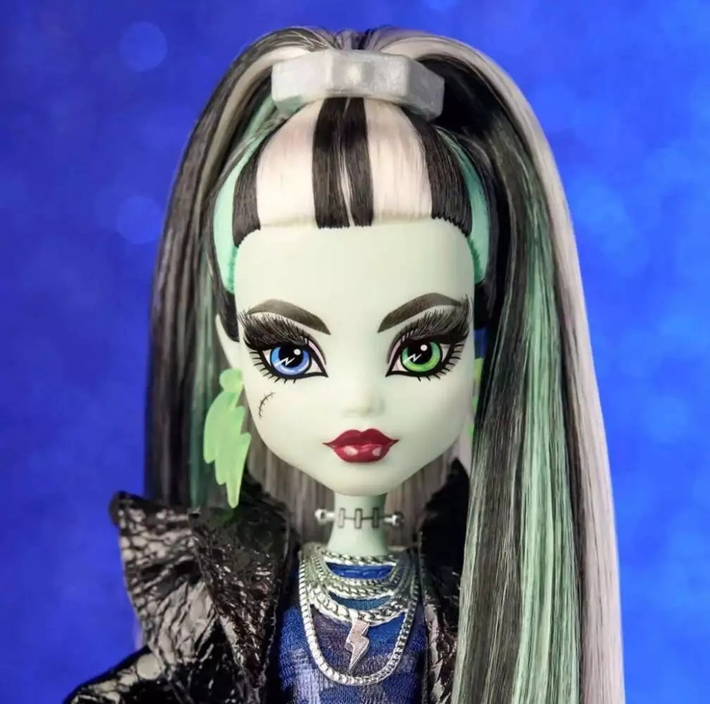 Monster High Haunt Couture Midnight Runway Frankie Stein Doll